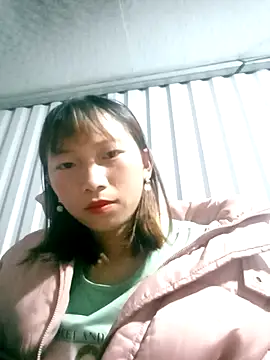 Snapshot of Huong_99 chatting on 12-16-25, 11:15 Huong 99 online show from 12-16-25, 11:15