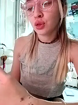 Snapshot of soylulita07 chatting on 02-08-26, 04:38 soylulita07 online show from 02-08-26, 04:38