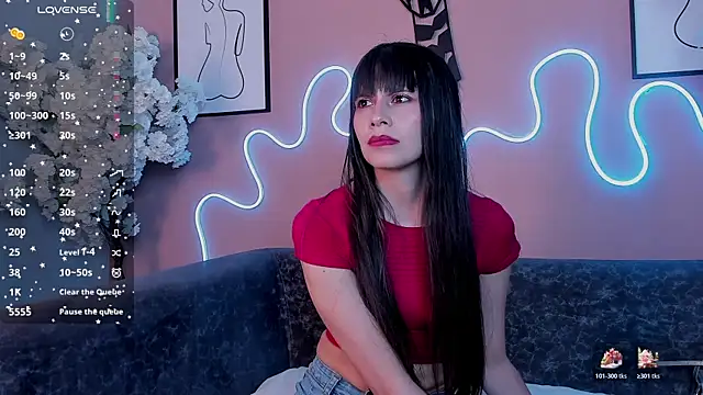 Snapshot of belinda__1 chatting on 12-17-25, 12:33 belinda 1 online show from 12-17-25, 12:33