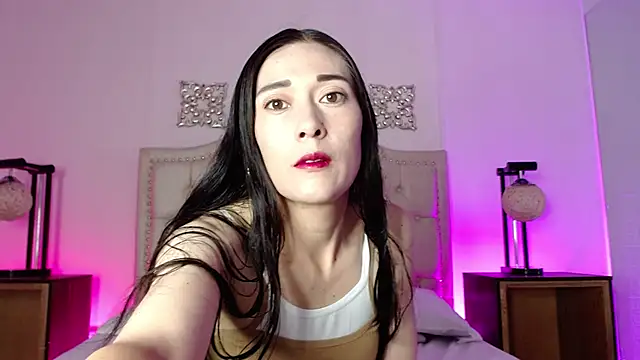 Snapshot of Vetania_Blake chatting on 12-17-25, 11:49 Vetania Blake online show from 12-17-25, 11:49