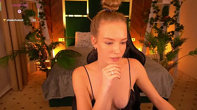 MollyyMayy online show from 02-05-26, 03:49