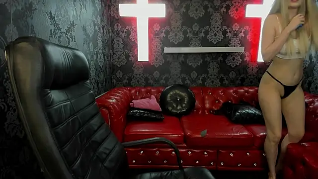 Snapshot of LisaBevy chatting on 02-18-26, 09:11 LisaBevy online show from 02-18-26, 09:11