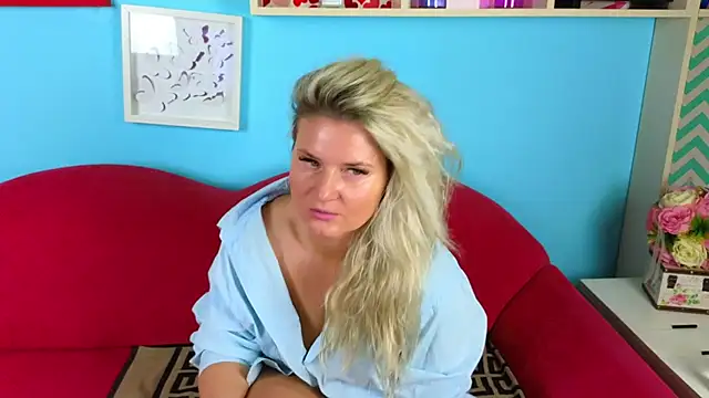 Snapshot of Annie_Joya chatting on 12-16-25, 05:34 Annie Joya online show from 12-16-25, 05:34