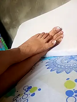 Aleinad16 online show from 12-18-25, 08:37