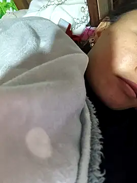 Snapshot of maykimloc chatting on 12-14-25, 03:39 maykimloc online show from 12-14-25, 03:39