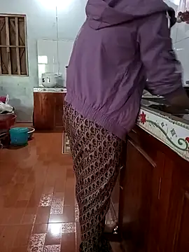 Snapshot of SweetBerry-91 chatting on 12-15-25, 01:43 SweetBerry-91 online show from 12-15-25, 01:43