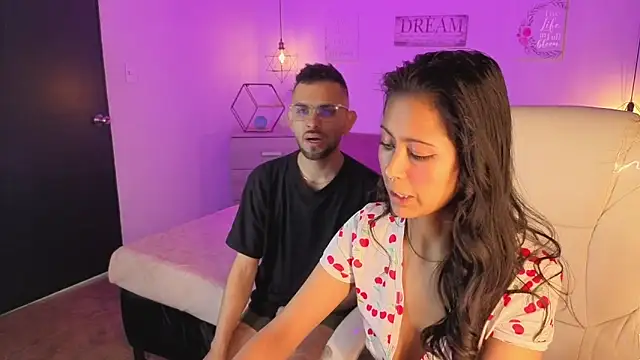 annie and ryan online show from 12-19-25, 04:52