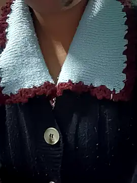 Snapshot of teena-11 chatting on 12-15-25, 01:15 teena-11 online show from 12-15-25, 01:15