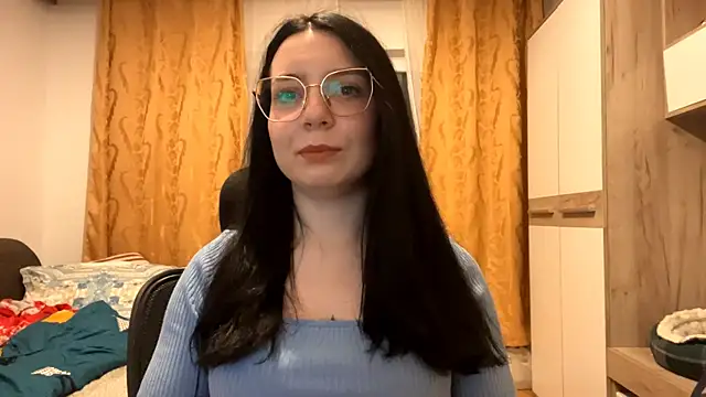 DoraRobertos online show from 12-21-25, 04:47