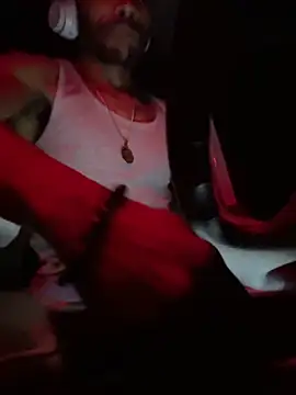 Snapshot of Pleasure_Overlord chatting on 02-18-26, 06:20 Pleasure Overlord online show from 02-18-26, 06:20