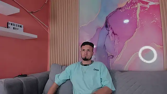 Snapshot of Magicsexx69 chatting on 12-15-25, 10:47 Magicsexx69 online show from 12-15-25, 10:47