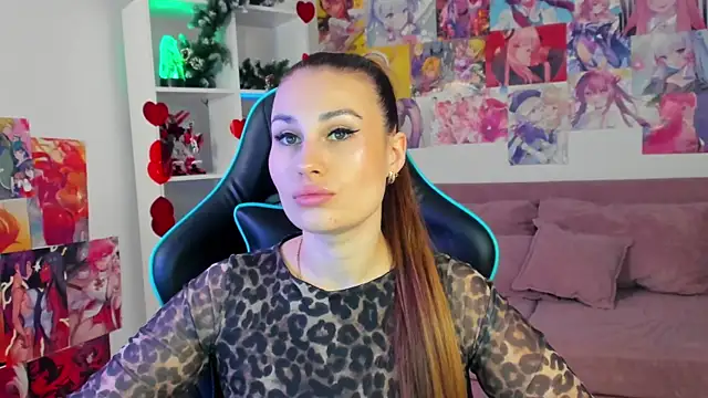 Snapshot of NoraFoxes chatting on 12-17-25, 03:40 NoraFoxes online show from 12-17-25, 03:40