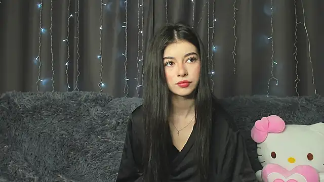 Snapshot of LisaColee chatting on 06-15-26, 09:06 LisaColee online show from 06-15-26, 09:06