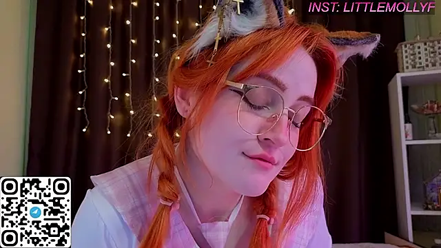 Snapshot of LittleFoxHole chatting on 07-05-26, 04:52 LittleFoxHole online show from 07-05-26, 04:52