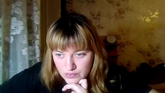 Snapshot of swett_girll chatting on 12-13-25, 07:53 swett girll online show from 12-13-25, 07:53