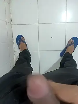 Snapshot of bigg_dickkk69 chatting on 01-12-26, 12:43 bigg dickkk69 online show from 01-12-26, 12:43