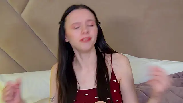 Snapshot of ArinaKubrick chatting on 01-16-26, 04:22 ArinaKubrick online show from 01-16-26, 04:22