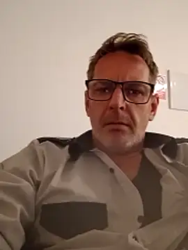 Markonlynew online show from 12-18-25, 11:33