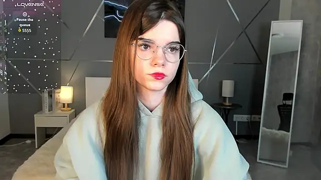 Snapshot of miss__evelyne chatting on 02-05-26, 01:10 miss evelyne online show from 02-05-26, 01:10