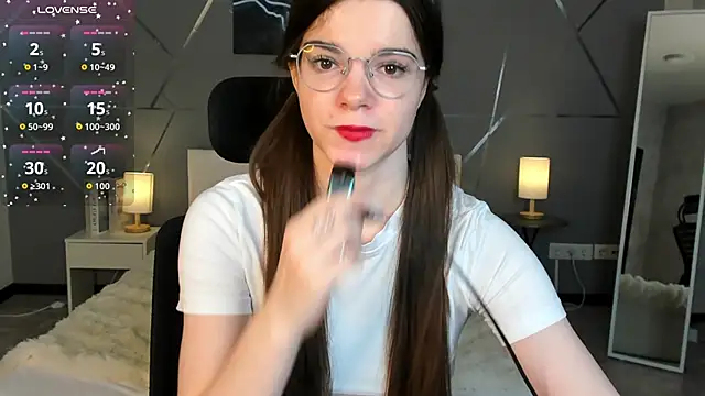 Snapshot of miss__evelyne chatting on 02-09-26, 01:20 miss evelyne online show from 02-09-26, 01:20