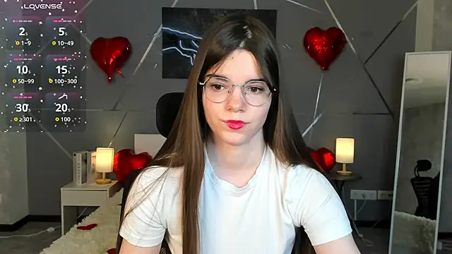 Snapshot of miss__evelyne chatting on 02-14-26, 01:13 miss evelyne online show from 02-14-26, 01:13