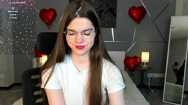 Snapshot of miss__evelyne chatting on 02-15-26, 01:13 miss evelyne online show from 02-15-26, 01:13