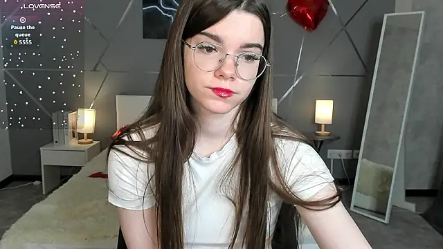 Snapshot of miss__evelyne chatting on 02-24-26, 01:25 miss evelyne online show from 02-24-26, 01:25