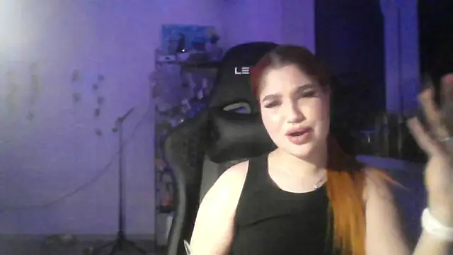 Lilfiregirl online show from 12-13-25, 11:10