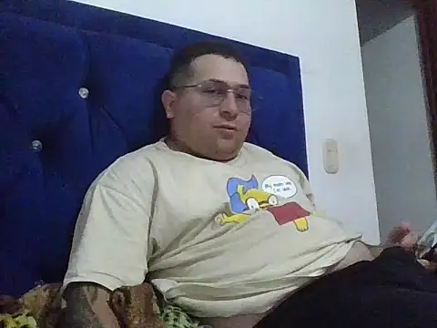 Snapshot of hammerwhite01 chatting on 03-03-26, 03:51 hammerwhite01 online show from 03-03-26, 03:51