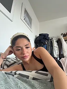 SilkyMira online show from 02-14-26, 10:56