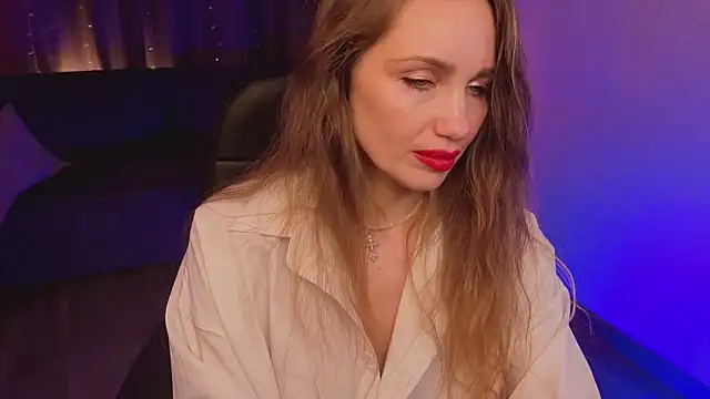 Snapshot of Vivien_Star chatting on 12-16-25, 05:45 Vivien Star online show from 12-16-25, 05:45