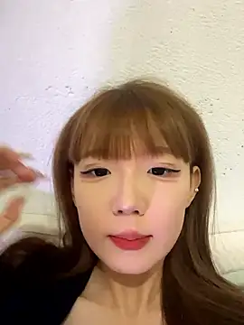 Snapshot of cclover1 chatting on 01-15-26, 01:37 cclover1 online show from 01-15-26, 01:37