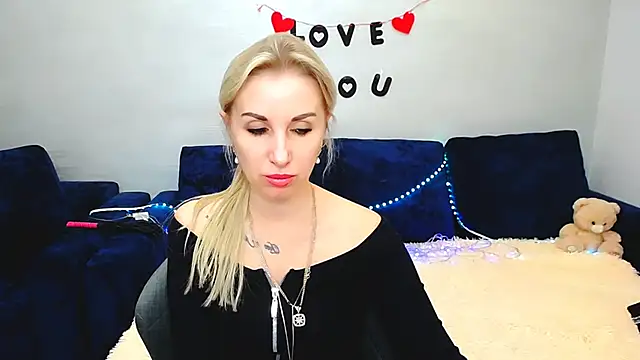 Snapshot of Hanna--Sweet chatting on 02-25-26, 11:42 Hanna--Sweet online show from 02-25-26, 11:42