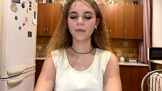 DiedraGlackin online show from 12-18-25, 05:19