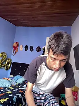 Juan Gomezz26 online show from 12-22-25, 06:49