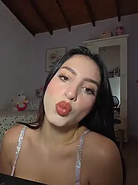 Snapshot of Esmeralda_Rossi chatting on 02-02-26, 04:17 Esmeralda Rossi online show from 02-02-26, 04:17