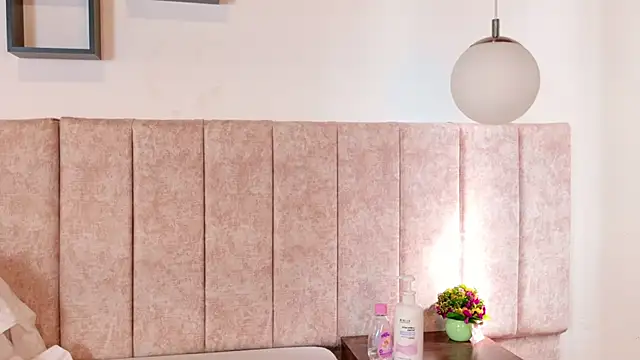 Zoehot 11 online show from 03-11-26, 02:23