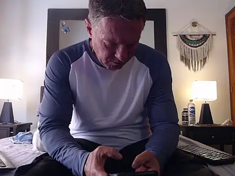 TommyLopez online show from 12-17-25, 04:13