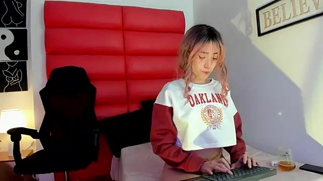 Oliviamonroex18 online show from 01-08-26, 10:45