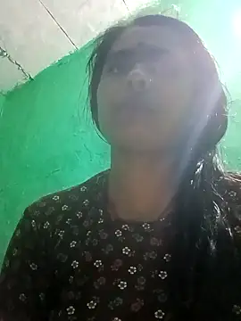 Snapshot of Arti_hot44A chatting on 12-14-25, 03:39 Arti hot44A online show from 12-14-25, 03:39