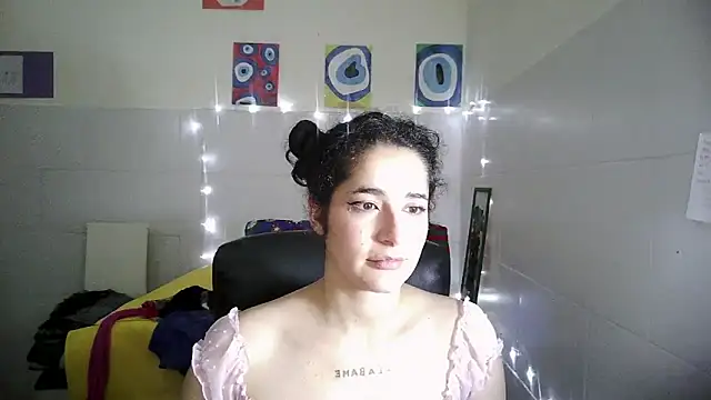 Snapshot of caramel-hotty chatting on 12-15-25, 12:48 caramel-hotty online show from 12-15-25, 12:48