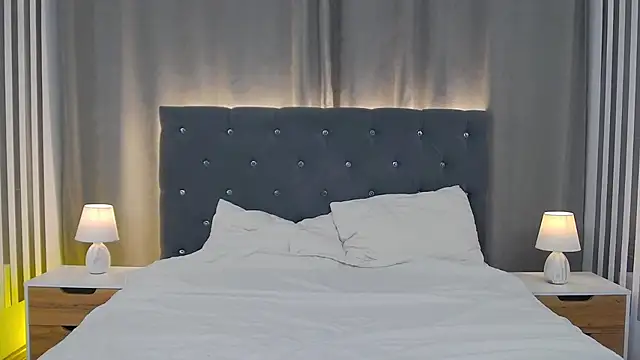 Snapshot of AmeliStark chatting on 12-15-25, 04:06 AmeliStark online show from 12-15-25, 04:06