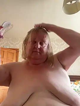 Curvy-Irish-CrystalX online show from 04-19-26, 12:48