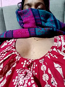 Snapshot of riyankabiswas201 chatting on 12-14-25, 05:02 riyankabiswas201 online show from 12-14-25, 05:02