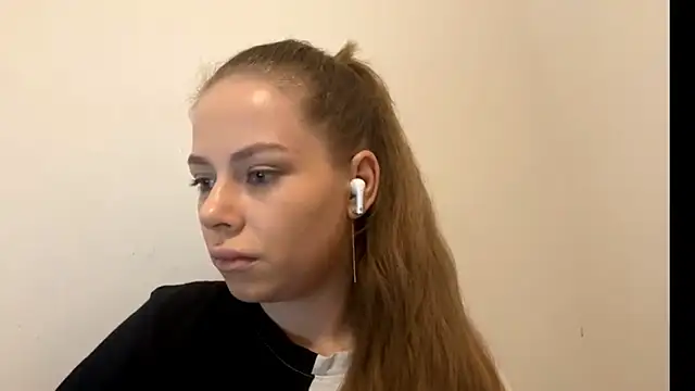 GinnyVanlaere online show from 12-19-25, 01:34