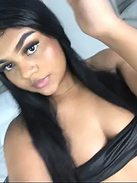 Snapshot of SalomeReed chatting on 12-15-25, 04:55 SalomeReed online show from 12-15-25, 04:55