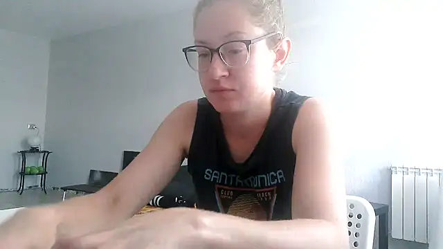 Snapshot of Alice_newhome chatting on 07-06-26, 03:03 Alice newhome online show from 07-06-26, 03:03