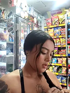 Snapshot of Naomism-- chatting on 12-17-25, 08:04 Naomism-- online show from 12-17-25, 08:04