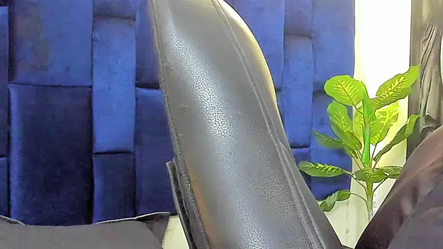 Snapshot of Dustyn_Michelle1 chatting on 05-20-26, 06:36 Dustyn Michelle1 online show from 05-20-26, 06:36