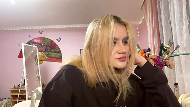 MelisaBloomy online show from 12-14-25, 02:11